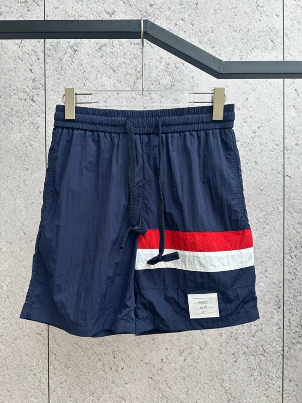 위핑,톰브라운 Thom Browne 세련된 컬러풀한 스트라이프 비치 반바지