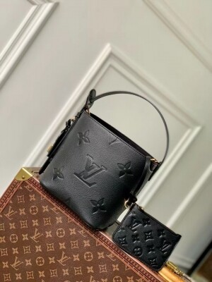 루이비통 louis vuitton 클래식 엠보 블랙 토트백