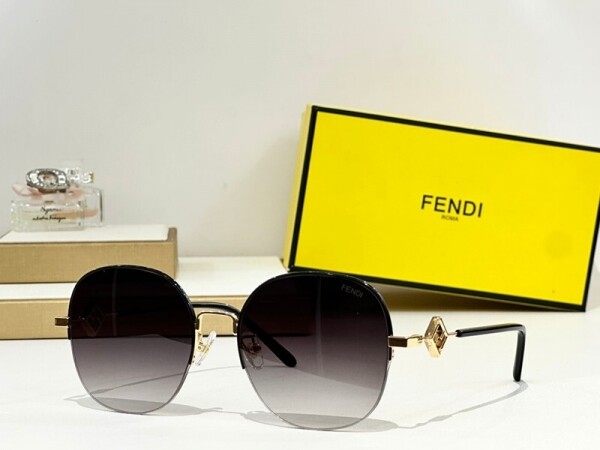 위핑,펜디 FENDI 패션 트렌드 디자인 선글라스 남녀공용 FD8136 55口19-145