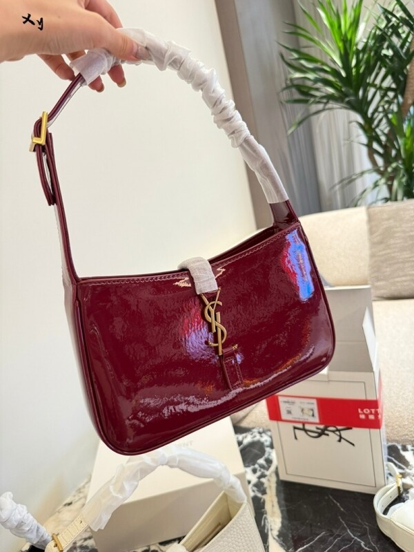 위핑,생로랑 Saint Laurent 모던 심플 겨드랑이 가방 23x16x6.5cm