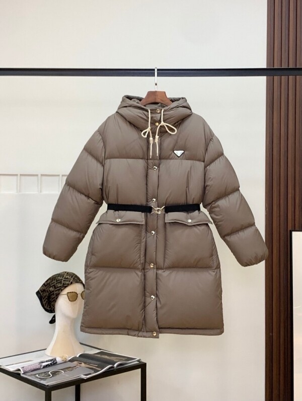 위핑,프라다 PRADA 여성용 클래식 트라이앵글 로고 패션 허리 롱 다운 재킷