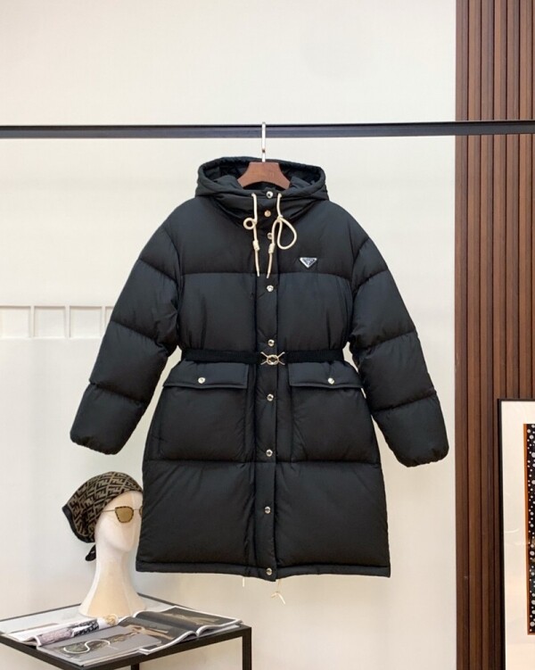 위핑,프라다 PRADA 여성용 클래식 트라이앵글 로고 패션 허리 롱 다운 재킷