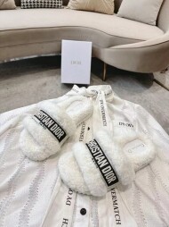 디올 DIOR 추동 자수 양털 슬리퍼