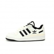 아디다스 포럼 로우 CL 스니커즈 운동화 IH7830