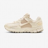 [정품] 나이키 줌 보메로 5 코블스톤 앤 플랫 퓨터 (W) FQ6868-111