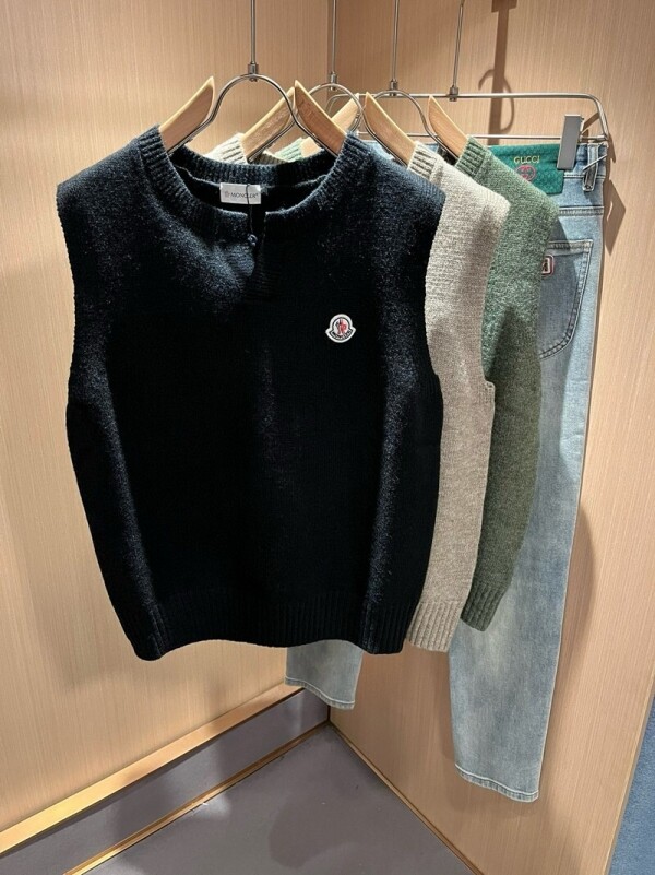 위핑,몽클레르 MONCLER 루즈핏 캐주얼 라운드 남녀 니트 베스트