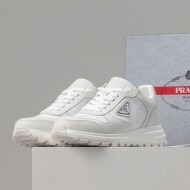프라다 리나일론 브러시드 가죽 스니커즈