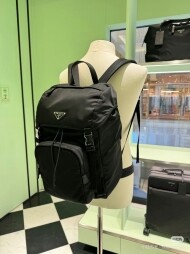 프라다 백팩 남성 re-nylon 백팩