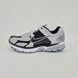 나이키 NIKE ZOOM VOMERO 5 줌보메로5 FJ4151-004 운동화
