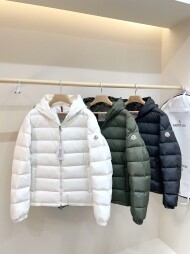 몽클레어 후드 쇼트 다운 재킷 Laveraet 라베랫 1A002 28597YW818