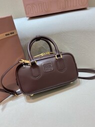 미우미우 아르카디 마테라쎄 토트백 5BB142