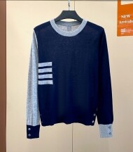 톰브라운 스트라이프 라운드넥 긴팔니트