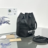 버버리 포이베 파우치 버킷백