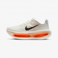 나이키 보메로 프리미엄 화이트 오렌지 IQ4035-100