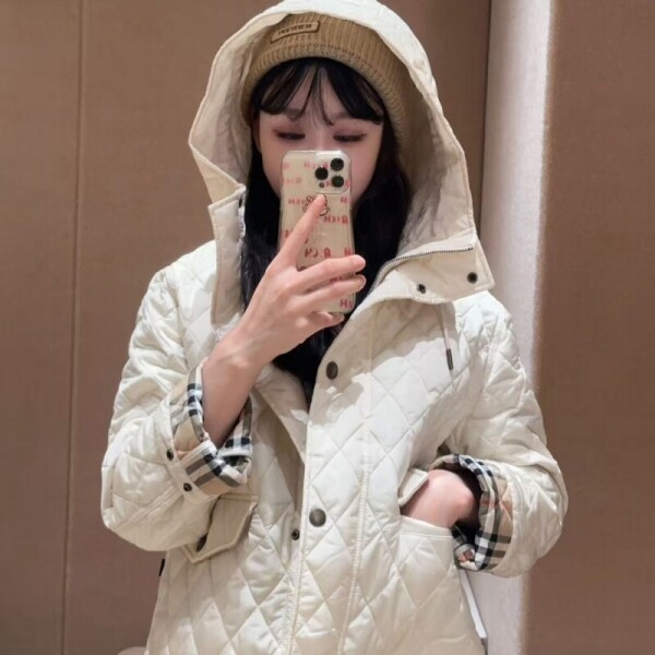 위핑,버버리 크롭 퀼티드 나일론 후드 자켓 화이트 81131161 F