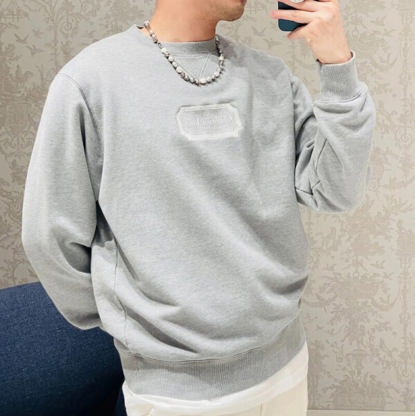 위핑,디올 프론트 로고 패치 맨투맨   243J693A0531   F