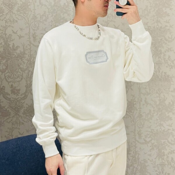 위핑,디올  프론트 로고 패치 맨투맨  화이트 243J693A0531   F