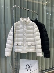 몽클레어 ARNIQUE 다운 패딩 아니크
