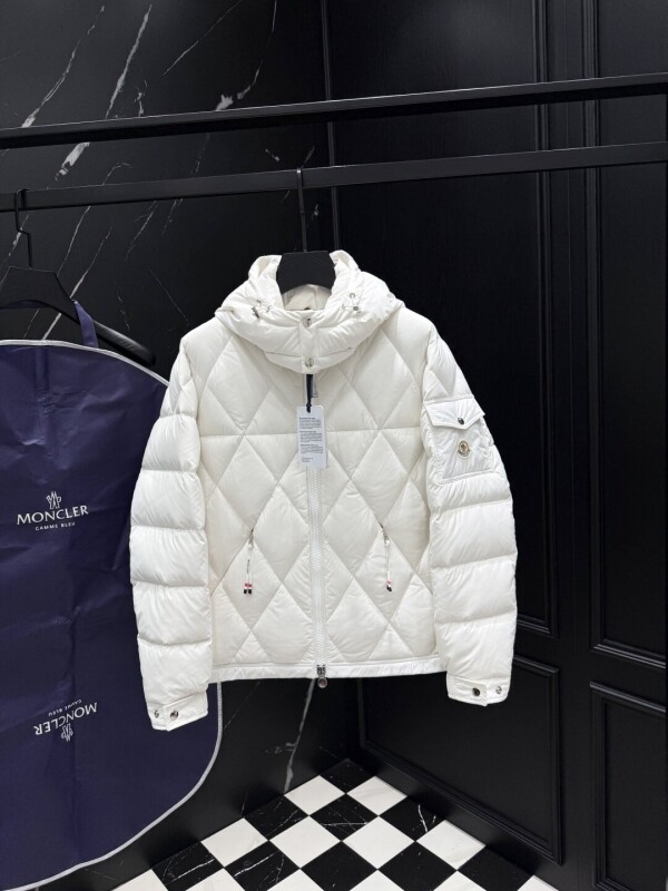 위핑,몽클레어 남성 다운 숏 패딩 2컬러