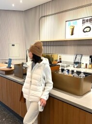 브루넬로 쿠치넬리 후드 울 패치 니트 구스다운