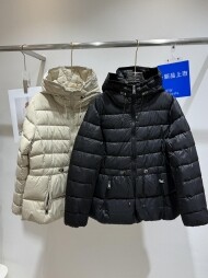 몽클레어 숏 다운 패딩 Marquer 마르케 F20931 A58900