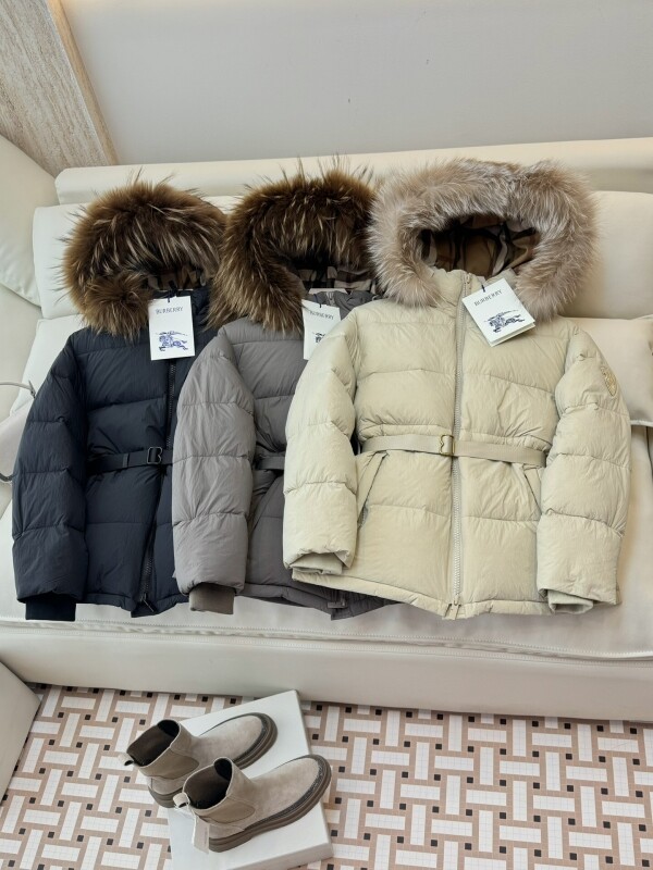 위핑,버버리 여성 다운 자켓 Burberry 다운 8096910 C1900