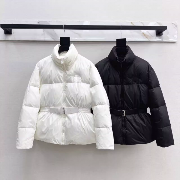 위핑,프라다 리나일론 재킷 화이트 구스 다운