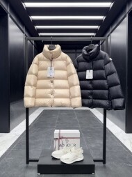 몽클레어 여성 패딩 COCHEVIS 코체비스 다운 K20931A00153595ZZ999