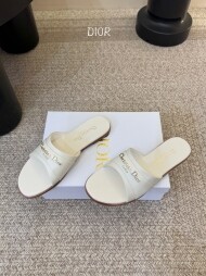 디올 봄여름 신상 메탈 로고 플랫 슬리퍼 3컬러