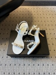 샤넬 26SS 이른 봄 신상 샤오샹 진주 체인 샌들 4컬러 굽높이 7.5cm